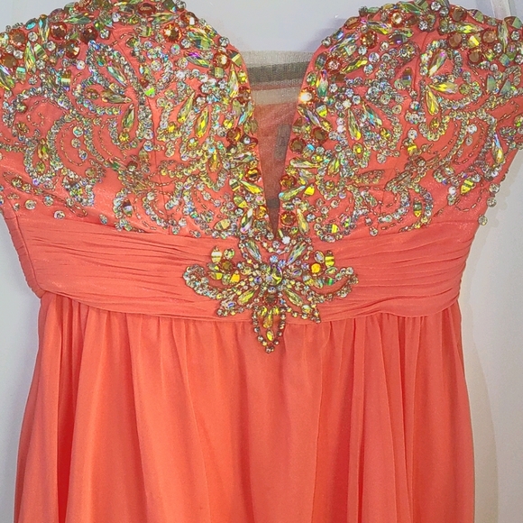 Prom dress - Picture 1 of 2